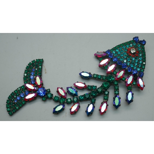 916 - A large vintage Butler & Wilson rhinestone articulated fish brooch and a vintage Butler & Wilson lar... 