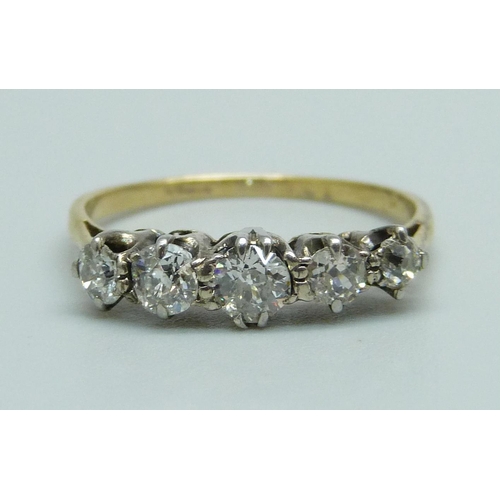 923 - An 18ct gold, five stone diamond ring, approximately 0.70 diamond weight, 2.2g, P, with vintage box