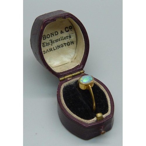 927 - A Victorian 22ct gold and opal ring, London 1862, 2.5g, O