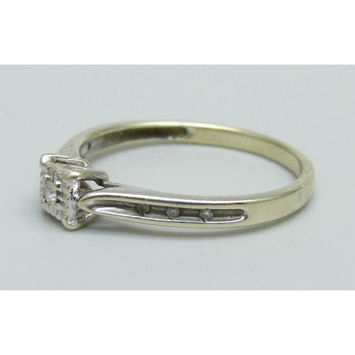 949 - A 9ct white gold and diamond ring, 1.5g, M