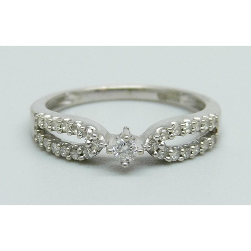 957 - A 9ct white gold and diamond ring, 1.9g, M