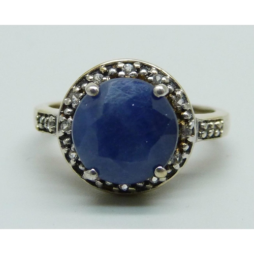 980 - A silver gilt, sapphire and diamond cluster ring, S