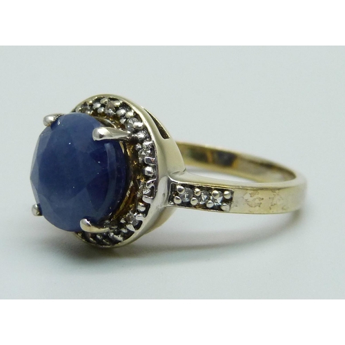 980 - A silver gilt, sapphire and diamond cluster ring, S