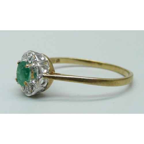 985 - A 9ct gold, emerald and diamond ring, 1.6g, V