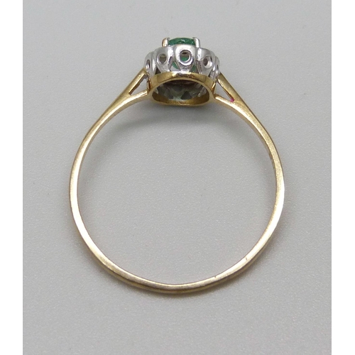 985 - A 9ct gold, emerald and diamond ring, 1.6g, V