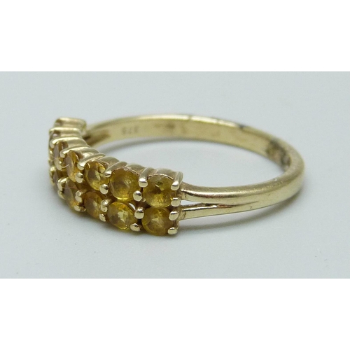 986 - A 9ct gold, double row citrine ring, 2.1g, N