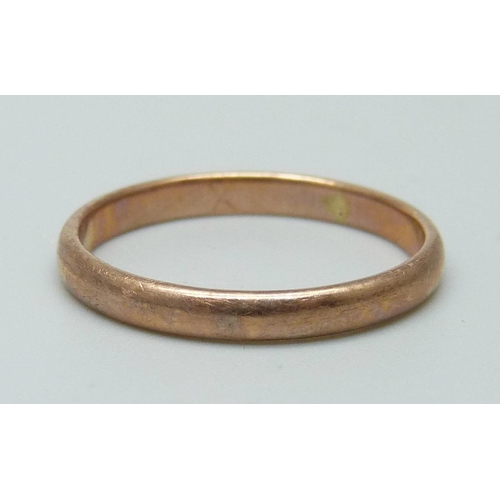 995 - A 9ct gold ring, 1.8g, O