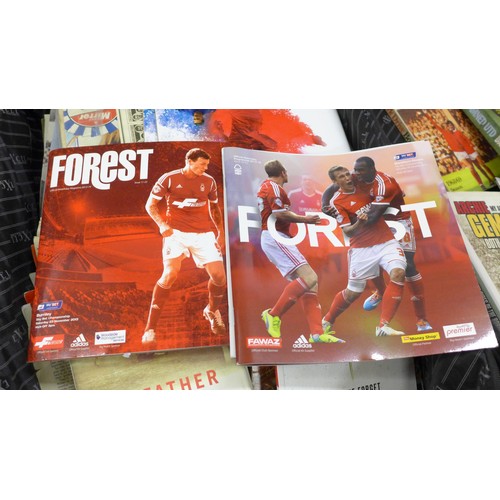 1117 - A collection of football programmes and football guides, biographies, etc., and a Wills cigarette ca... 