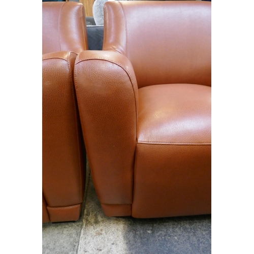 1415 - A Carezza Harpo leather armchair