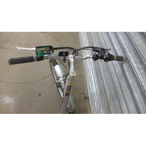 2204 - An Aspen iZip electric bike with aluminium step through frame and Currie Electro Drive battery - no ... 