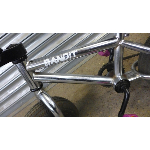 2208 - A Bandit miniature stunt bike