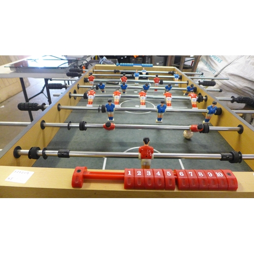 2220 - A table football games table