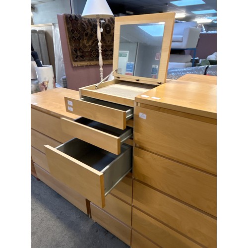 1535 - A birch slim chest of six drawers with mirror