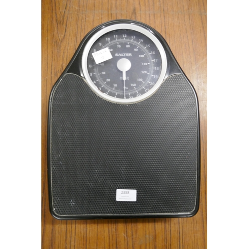 2358 - A set of Salter bathroom scales