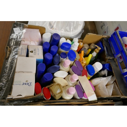 2367 - A box of various cosmetics including: Schwarzkopf essence ultime shampoo, St Ives moisturising showe... 