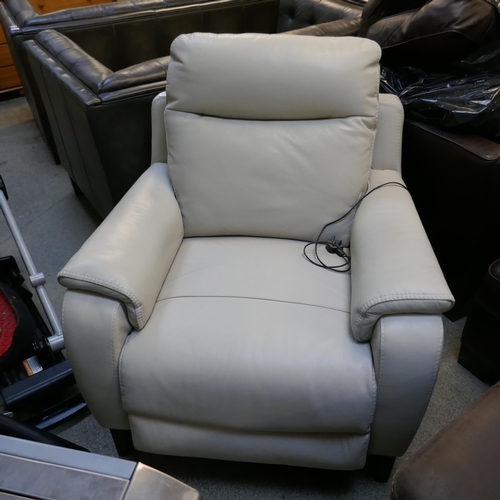 1559 - A Gilman Creek white leather power recliner armchair