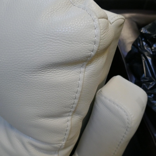 1559 - A Gilman Creek white leather power recliner armchair