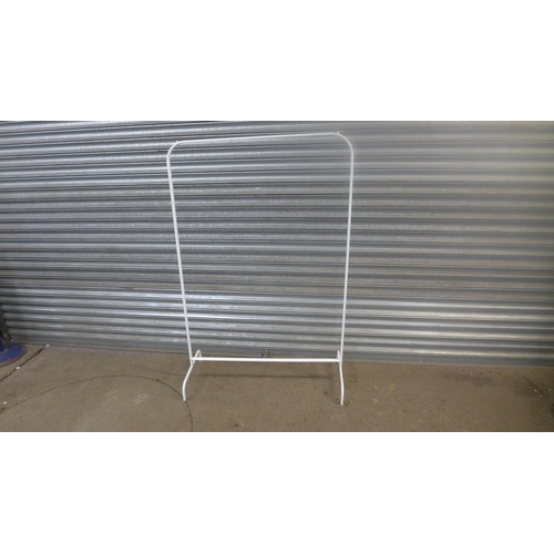 2295 - 3 Mobile clothes rails