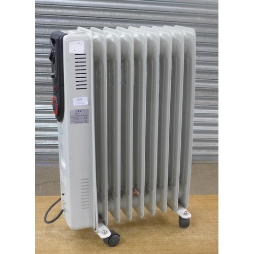 2299 - A Hyco oil filled radiator