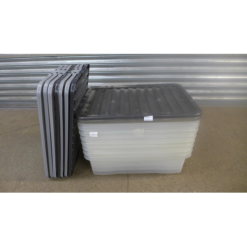 2304 - 8 Plastic storage boxes