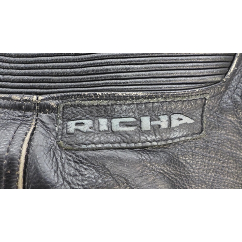 2379 - A pair of Richa leather motorbike trousers, 32 waist