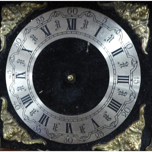 2106A - A Nuelck Syn Sin clock - with key