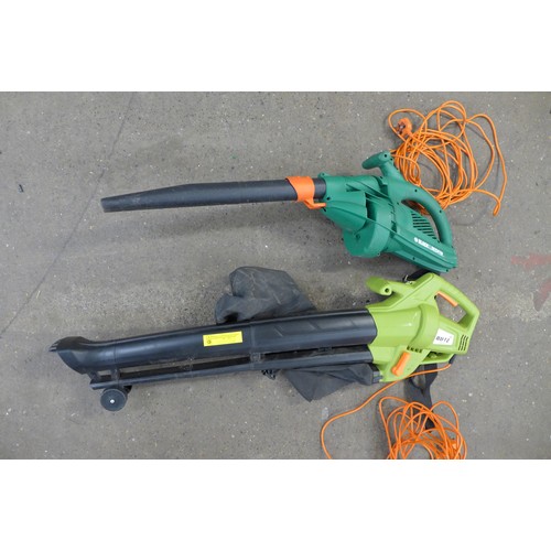 2246 - A Buzz LB3000 240v electric leaf blower and a Black & Decker GW250 230v electric leaf blower