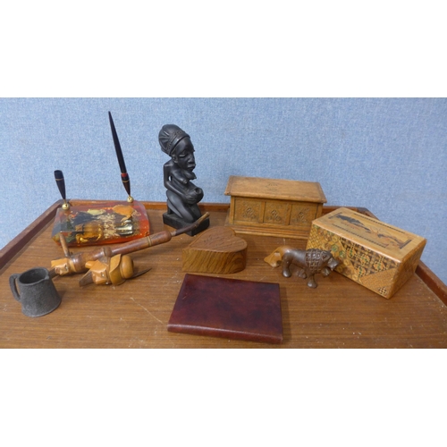 338 - Assorted treen items, etc.