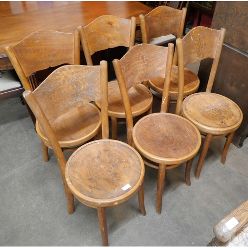 81 - A set of six early 20th Century Thonet style beech bentwood chairs