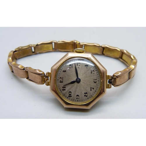 1009 - A lady's 9ct gold Swiss made Vertex wristwatch, 236091, on a 9ct gold bracelet strap, total weight 2... 