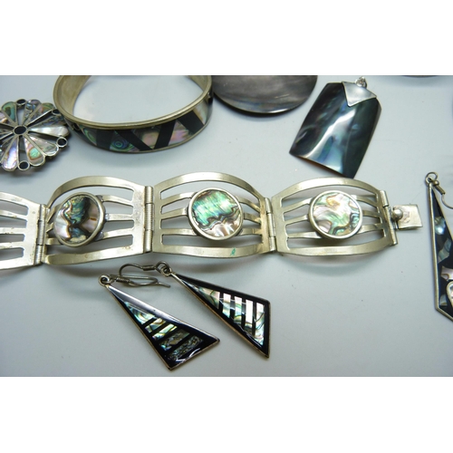 1021 - A collection of Aplaca mother of pearl and abalone jewellery