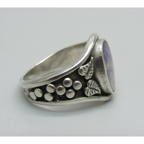 1041 - A hallmarked silver and Blue John ring, Sheffield 1977, Z