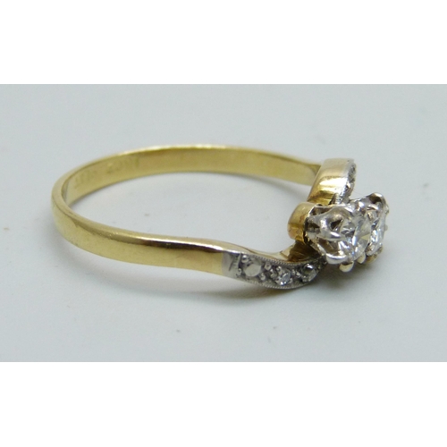 1048 - An 18ct gold and platinum set diamond ring, 3.1g, Q