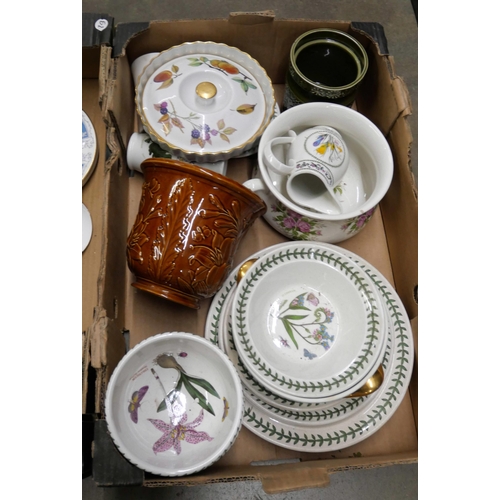 1136 - Three boxes of china, Portmeirion, Royal Worcester, J.G. Meakin studio, etc. **PLEASE NOTE THIS LOT ... 