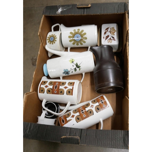 1136 - Three boxes of china, Portmeirion, Royal Worcester, J.G. Meakin studio, etc. **PLEASE NOTE THIS LOT ... 