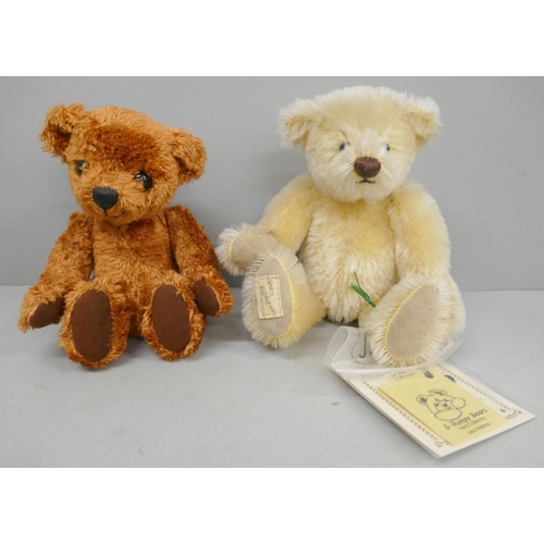 634 - Two Teddy bears, Dean's Rag Book, Jill, and G. Rumpy Bears by Jane Wellman, both limited edition, 12... 