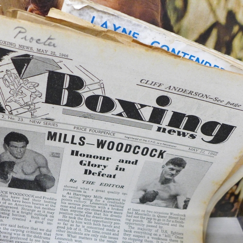 724 - Boxing ephemera; boxing magazines from the 1940s autographed colour photograph of Ken Buchanan, post... 