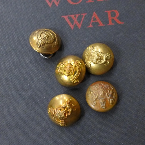 730 - WWI related items including The War Illustrated, five buttons, two putties, a book:- The First World... 