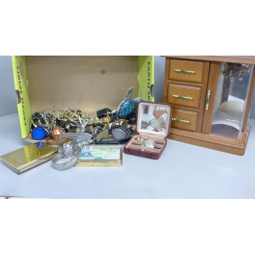 774 - A box of costume jewellery and a jewellery cabinet