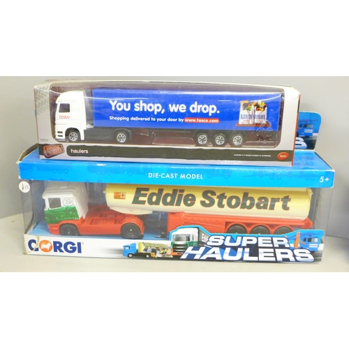 800 - Model vehicles including two boxed Corgi Superhaulers