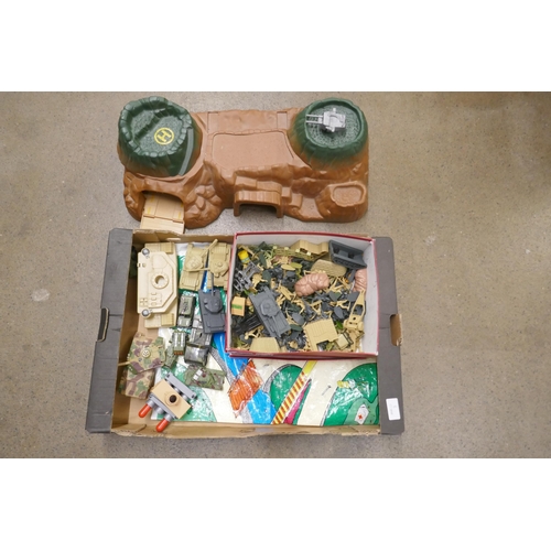 807 - A Meccano set and military toys including model soldiers **PLEASE NOTE THIS LOT IS NOT ELIGIBLE FOR ... 