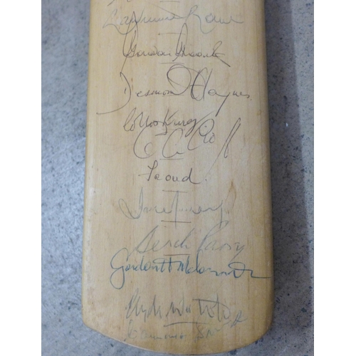 846 - A Gray-Nicholls signed cricket bat from 1980 tour, Vivian Richards, Clive Lloyd, Malcolm Marshall, M... 