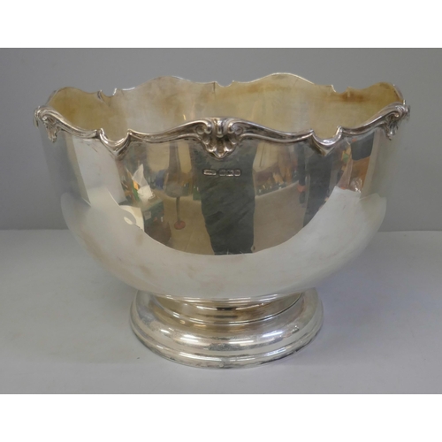 859 - An Edward VII silver punch bowl, Sheffield 1906, 1077g, a/f, rim split