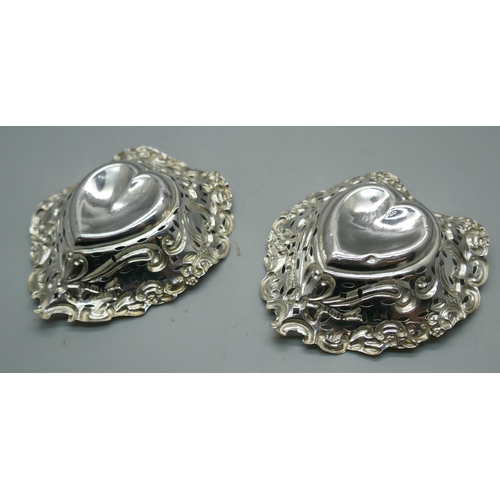 869 - A pair of Victorian silver dishes, Birmingham 1898, 22g