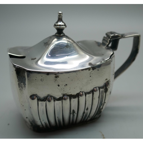 875 - A late Victorian silver mustard, Birmingham 1899, 65g