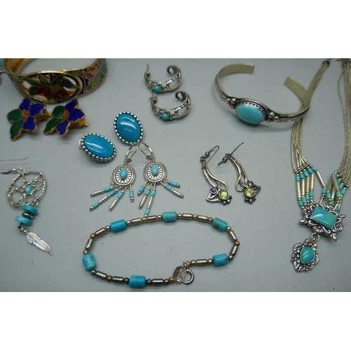 923 - A selection of silver and turquoise jewellery including a bracelet, earrings, a pair of silver and g... 