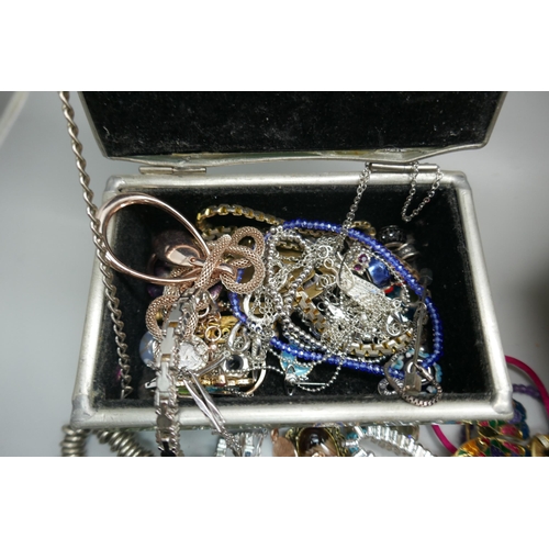 928 - Three boxes of costume jewellery