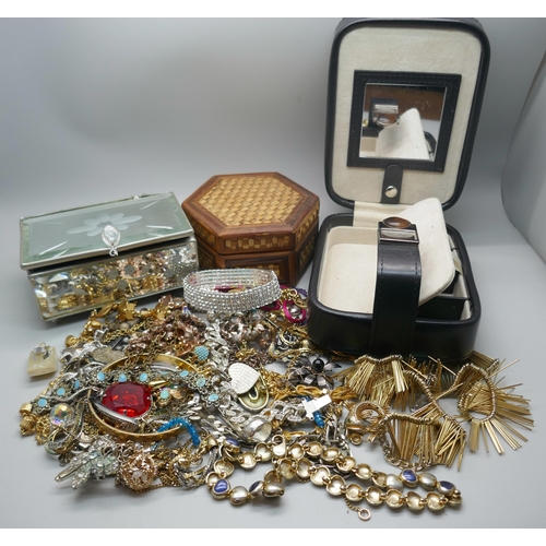 928 - Three boxes of costume jewellery