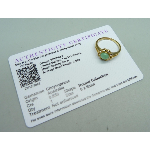 950 - A silver gilt, chrysoprase ring, M/N, with certificate