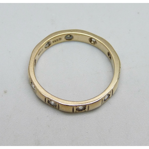 958 - A 9ct gold eternity ring, 2.4g, O